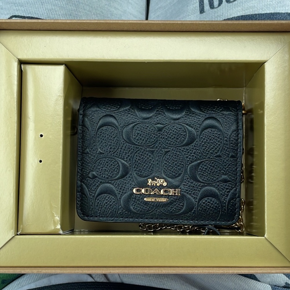 Coach wallet on chain